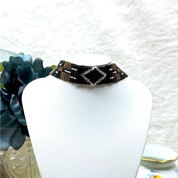 Tribal Style Beaded Choker Necklace - Black, White and gold color - Picture 5 of 8